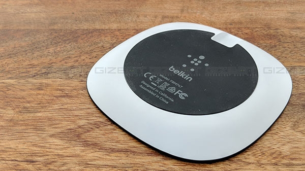 Belkin બુસ્ટ અપ વાયરલેસ ચાર્જિંગ પૅડ (5W) લક્ષણો