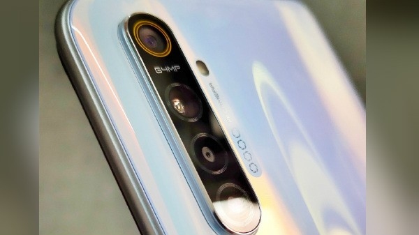 Realme એક્સટી