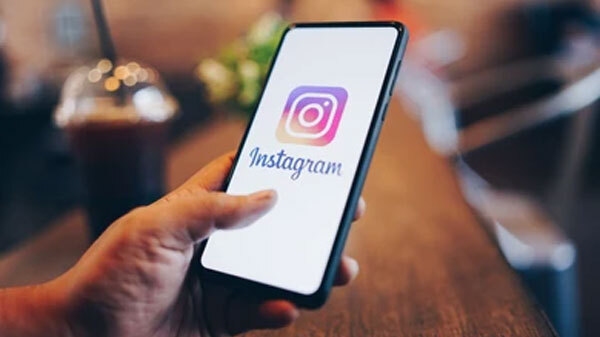 Instagram પર યુઝર્સ સીધા જ ચેટમાંથી કરી શક્શે ખરીદી, આ ફીચર થશે લોન્ચ Instagram પર યુઝર્સ સીધા જ ચેટમાંથી કરી શક્શે ખરીદી, આ ફીચર થશે લોન્ચ
